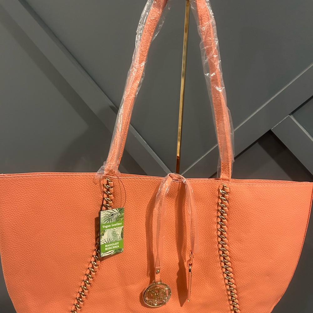 Badgley Mischka Coral Vegan Leather Tote with Gold Hardware - Picture 4 of 6